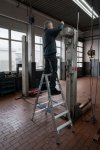 Drabina dwustronna ze stopniami R13 KRAUSE 2x8 stopnie 136183