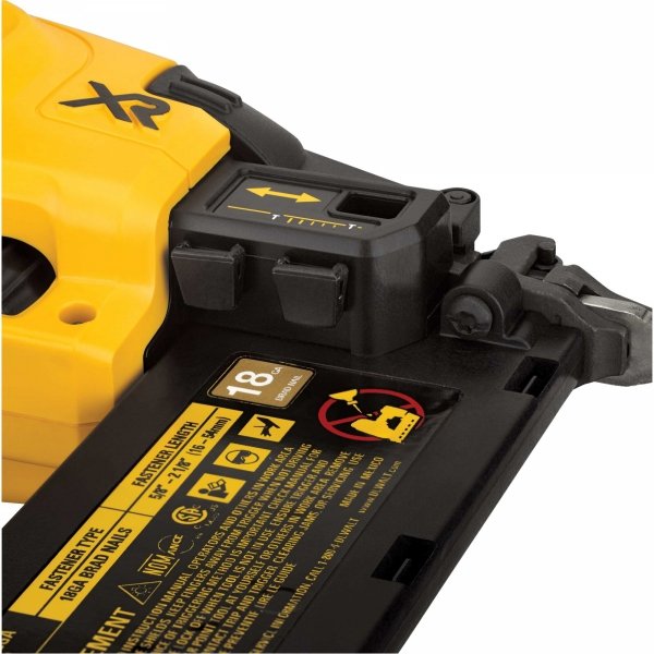 Gwoździarka do wykończeń DeWALT DCN680NT 18GA 18V 15-54mm 