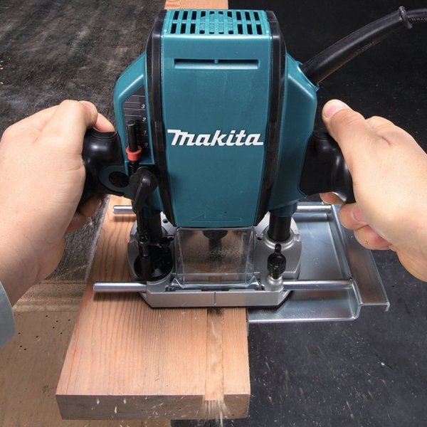 Frezarka górnowrzecionowa Makita RP0900 900W
