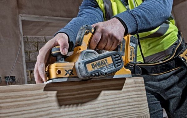Strug DeWALT DCP580NT XR Li-Ion 18V