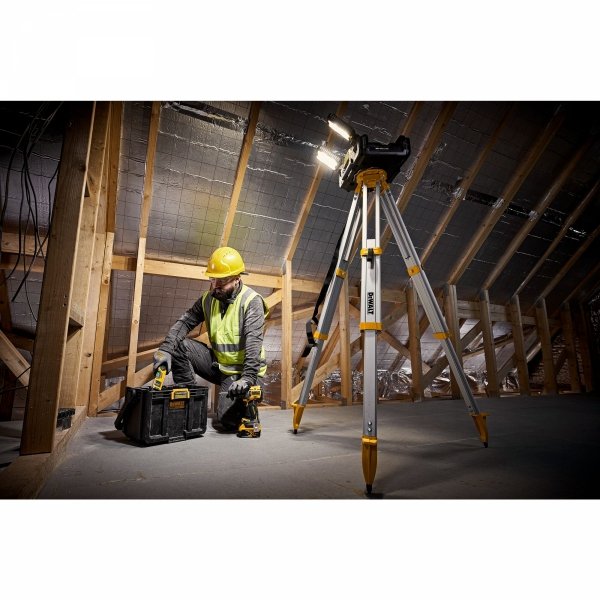 Skrzynia TOUGHSYSTEM DeWALT DWST08061-1 z lampą LED 4000lm 18V