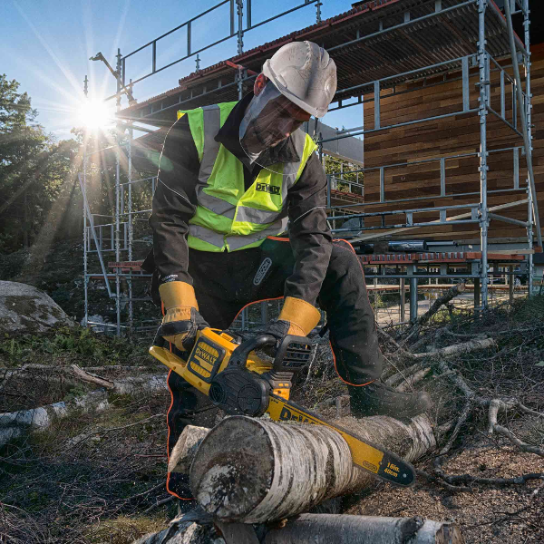 Pilarka łańcuchowa DeWALT DCM575N 54V FLEXVOLT z silnikiem bezszczotkowym