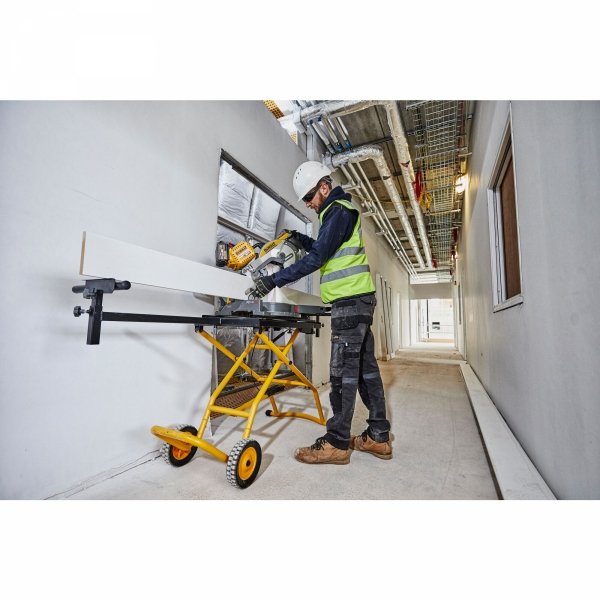 Mobilny stół roboczy DeWALT DE7260 z kółkami do ukośnic 2,4m