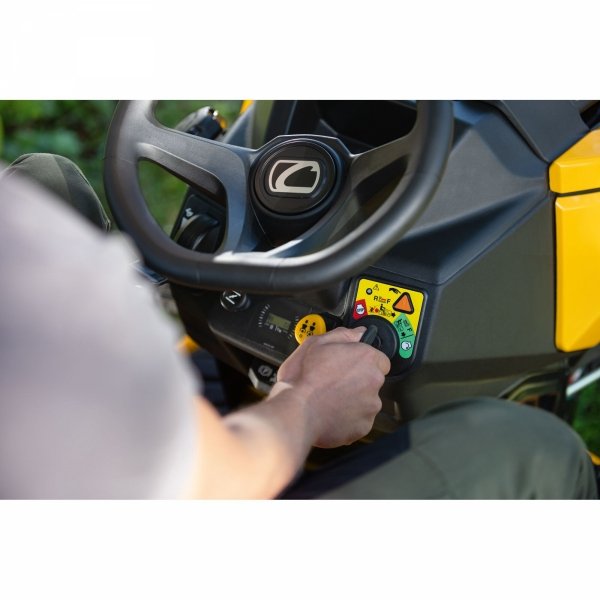 Traktorek ogrodowy Cub Cadet XT3 QR106 KAWASAKI blokada dyferencjału 13AFA5TR603