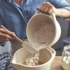 Emile Henry KITCHEN Ceramiczna Miska Kuchenna do Mieszania Ciasta 2,5 l / Czerwona