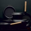 Morso SAUCEPAN Rondel Żeliwny 25 cm z Pokrywką Czarny / Dębowy Uchwyt