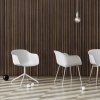 Muuto FIBER ARMCHAIR WOOD BASE Krzesło  z Tapicerowanym Skórą Siedziskiem w Kolorze Brązowym /Drewniana Rama Naturalna