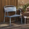 Muuto LINEAR OUTDOOR Stalowy Fotel Ogrodowy Lounge - Zewnętrzny / Jasnoszary