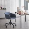 Muuto FIBER ARMCHAIR SWIVEL BASE Krzesło Obrotowe na Kółkach Białe - Siedzisko Tapicerowane Szarą Tkaniną Remix 133 / Metalowa Rama
