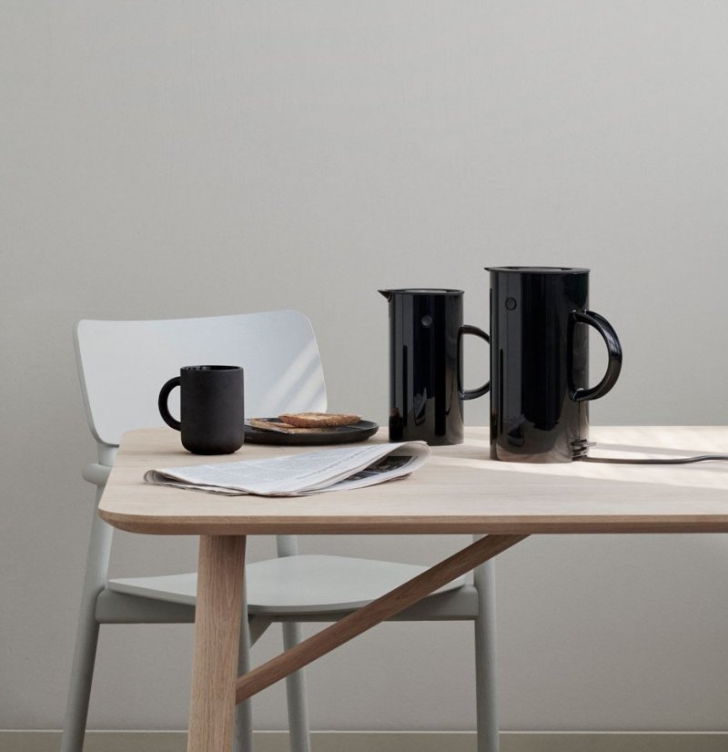 Stelton EM 77 Czajnik Elektryczny 1,5 l / Czarny Połysk