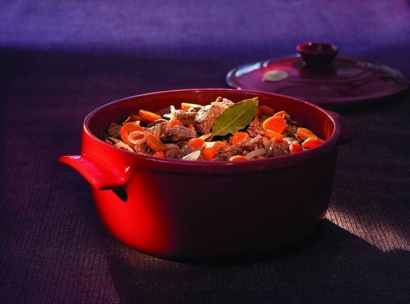 Emile Henry - Garnek Ceramiczny do Duszenia 4,0 l - Czerwony