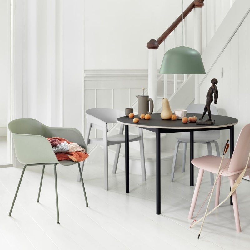 Muuto FIBER ARMCHAIR TUBE BASE Krzesło - Musztardowe/Podstawa Czarna