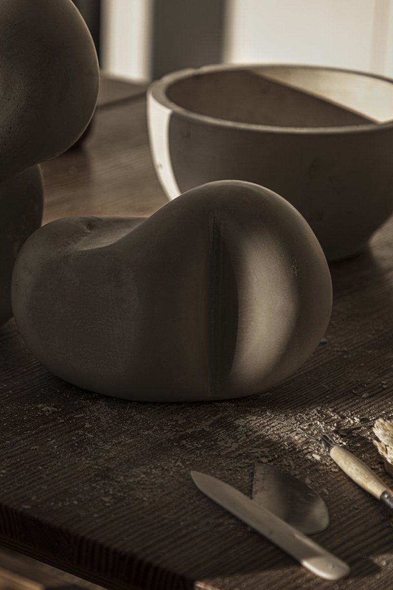 Kristina dam studio CONTOUR Rzeźba Dekoracyjna z Piaskowca 39 cm