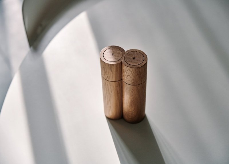 Clap Design P-SALT &amp; S-PEPPER Magnetyczny Młynek do Soli i Pieprzu / Dębowy