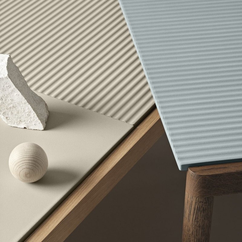Muuto COUPLE Stolik Kawowy z Ceramicznym Blatem 84x80 cm / Ciemny Dąb - Blat Wavy Taupe