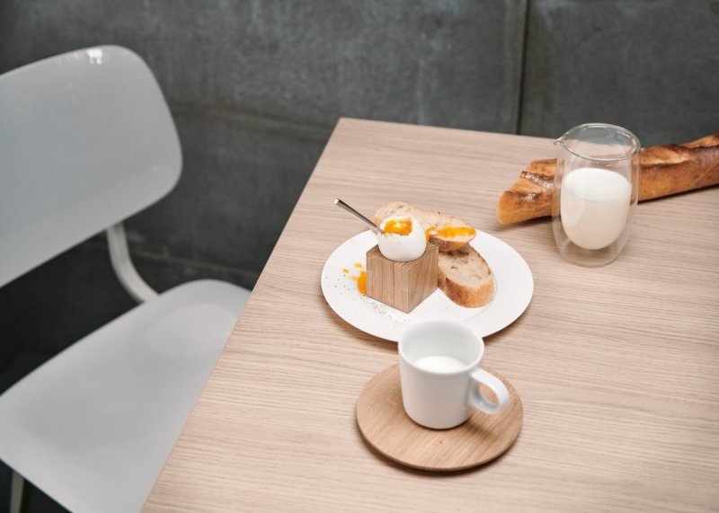 Clap Design CIRCLE Filiżanka z Drewnianym Spodkiem i Magnetyczną Łyżeczką / Zestaw do Kawy Lungo 140 ml