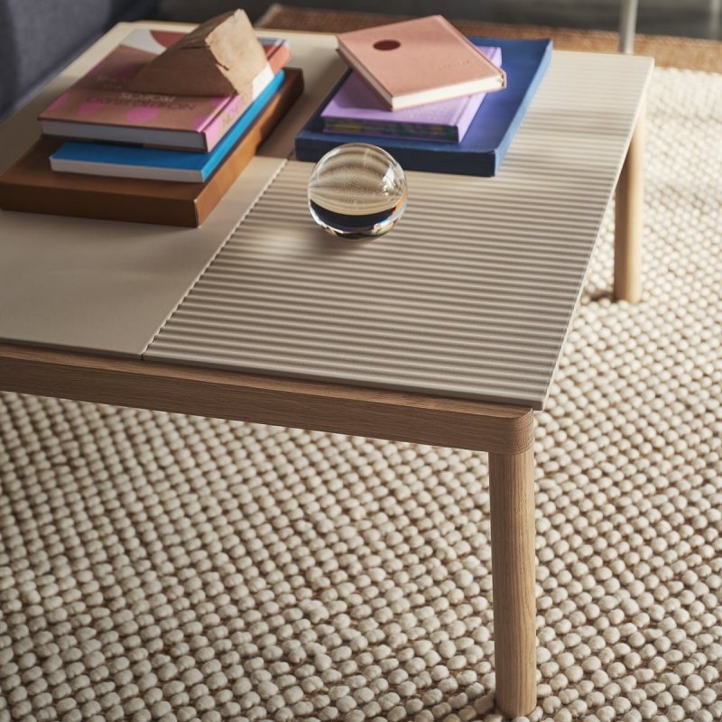 Muuto COUPLE Stolik Kawowy z Ceramicznym Blatem 84x80 cm / Jasny Dąb - Blat Wavy Taupe