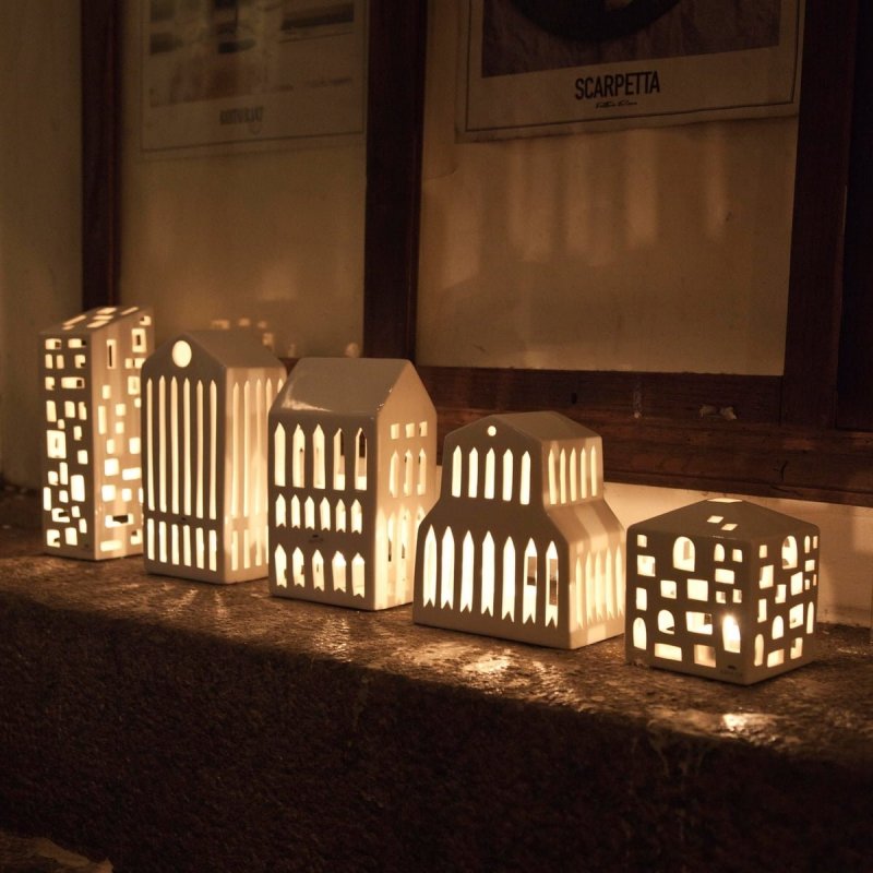 Kähler URBANIA Świecznik Tealight - Domek Biały / Manor
