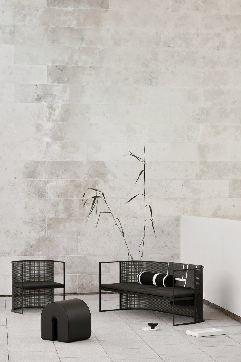 Kristina dam studio CURVED Puf Tapicerowany / Czarny Skóra
