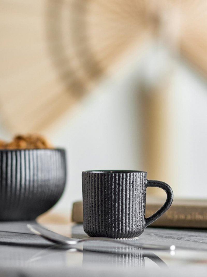 Kamionkowa filiżanka Neri z połyskującym szkliwem