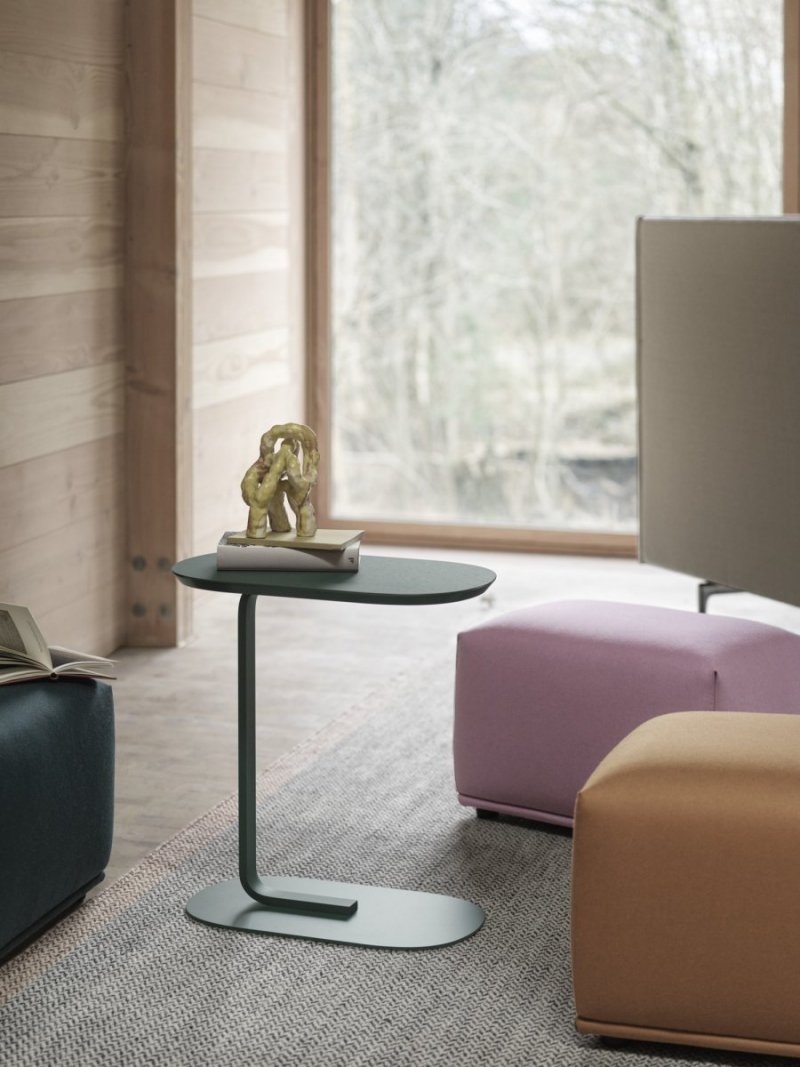 Muuto RELATE Stolik Pomocniczy - Boczny 73,5 cm Czarny / Blat Ciemny Dąb