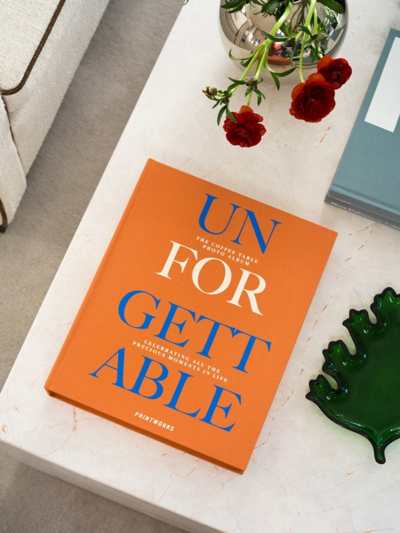 Pomarańczowy album fotograficzny coffee table