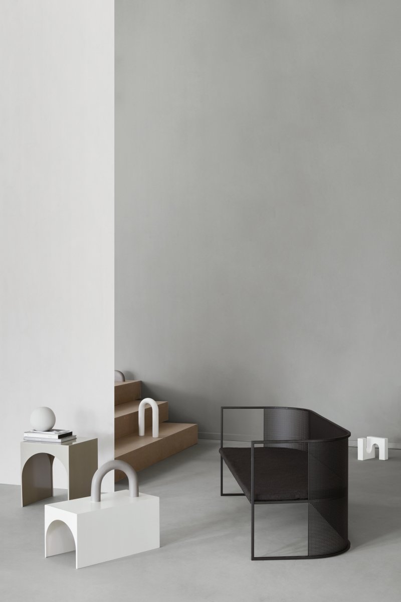 Kristina dam studio ARCH Stolik Stalowy 60 cm / Beżowy