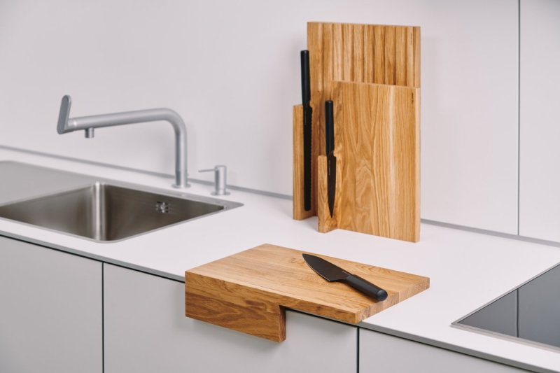 Clap Design CHEF'S Dębowa Deska do Krojenia Pieczywa + Czarny Nóż do Chleba / Zestaw