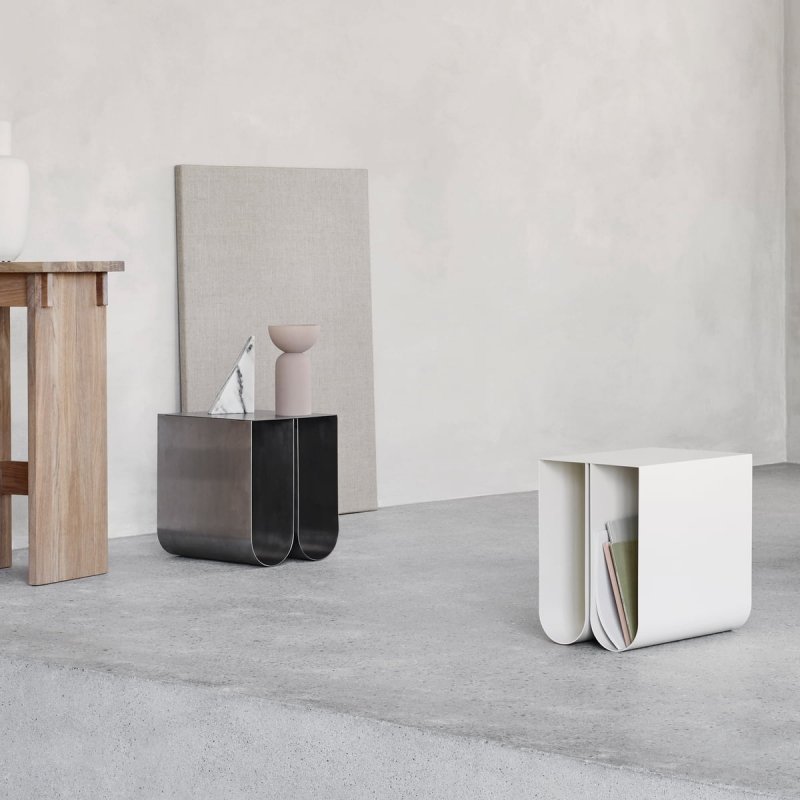 Kristina dam studio CURVED Stalowy Stolik Pomocniczy - Boczny / Czarny