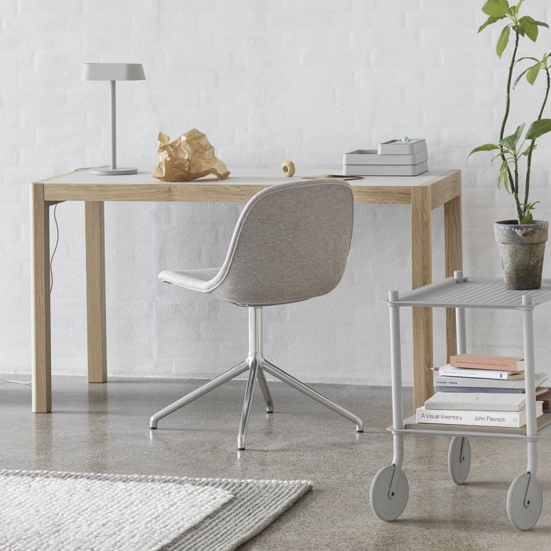 Muuto WORKSHOP Biurko Drewniane 130x65 cm Naturalne / Blat Szary Linoleum