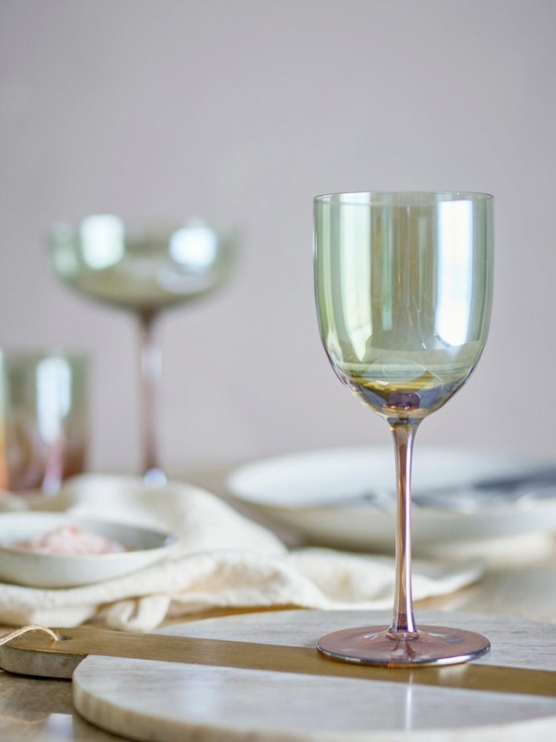 Eleganckie kieliszki Aston z brązowym wykończeniem i perłową obwódką