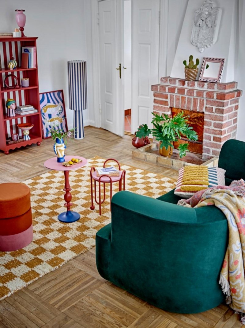 Annan Side Table Bloomingville – stolik boczny z kolorową podstawą