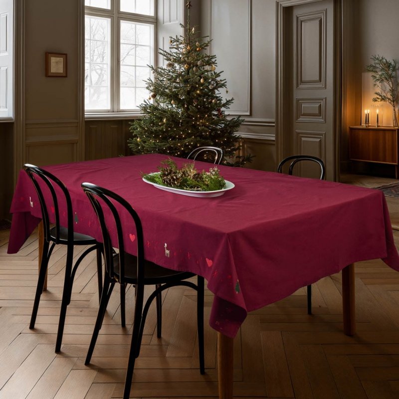 Obrus Juna Christmas Fable z motywem reniferów i gwiazdek