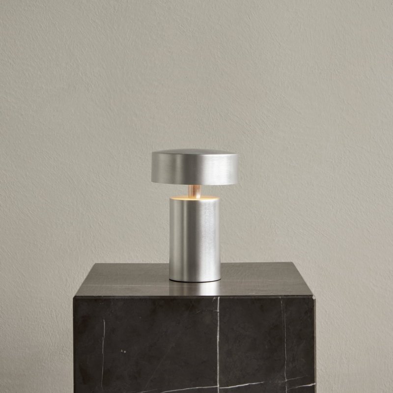 Audo COLUMN Bezprzewodowa Lampa LED / Srebrna