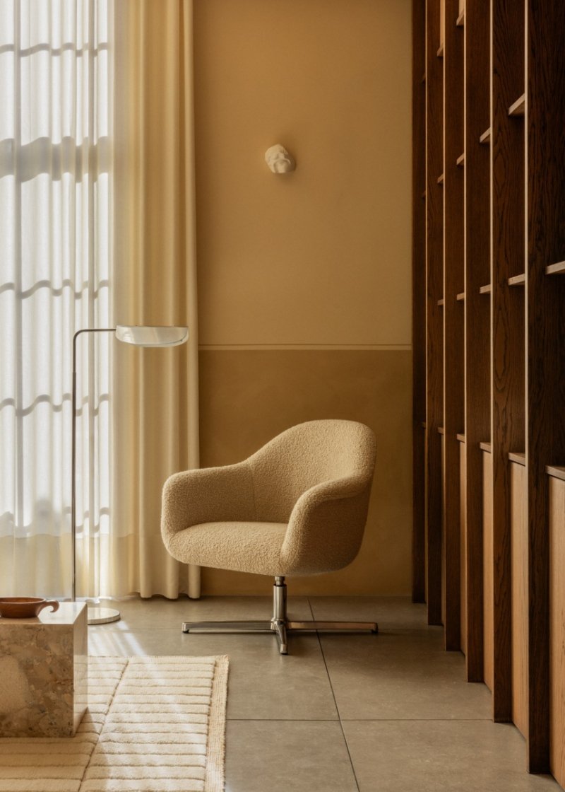 Audo HARBOUR Fotel Wypoczynkowy Obrotowy - Podstawa Aluminium / Kremowy (Baena 15)