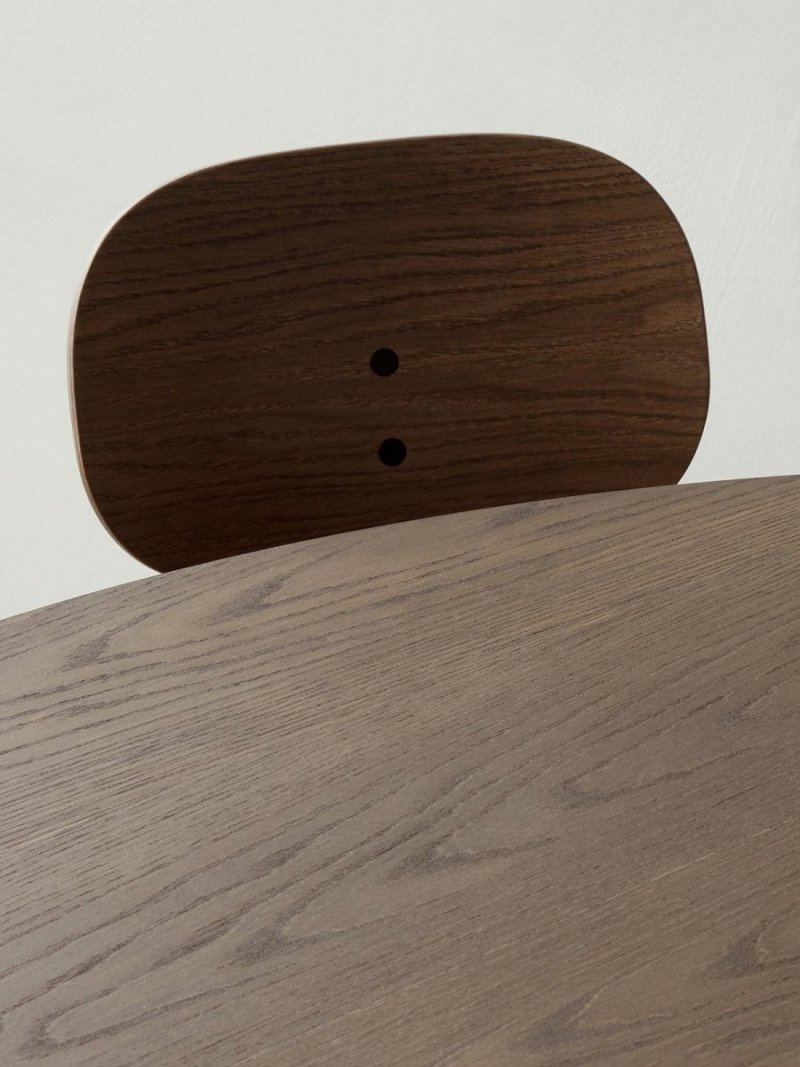 Menu SNAREGADE Stół Okrągły 138 cm Czarny / Blat Ciemny Dąb