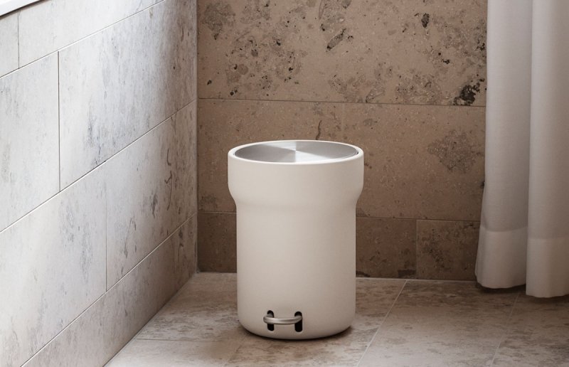 Designerski kosz na śmieci Citadel Eva Solo 5 l piaskowy