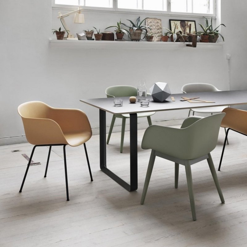 Muuto FIBER ARMCHAIR WOOD BASE Krzesło - Rude /Drewniana Rama Naturalna