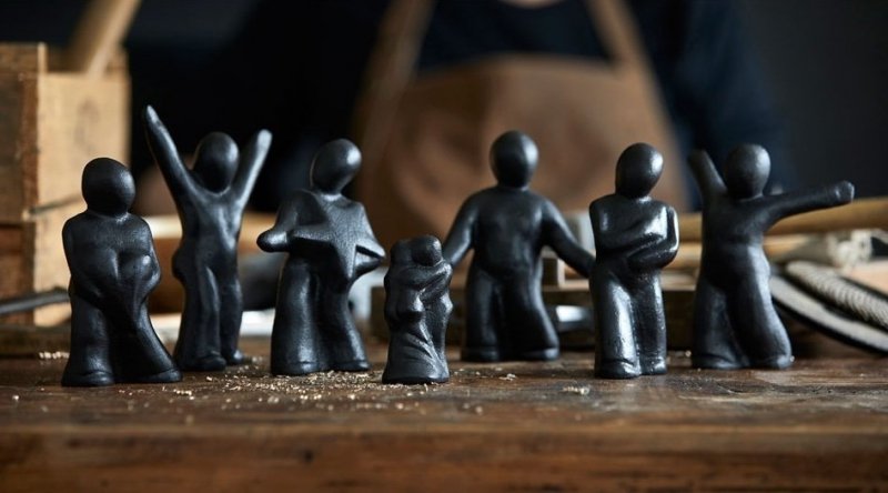 Morso SCULPTURE Żeliwna Figurka Dekoracyjna - &quot;You did it! Enjoy your moment right now! Well done!&quot;