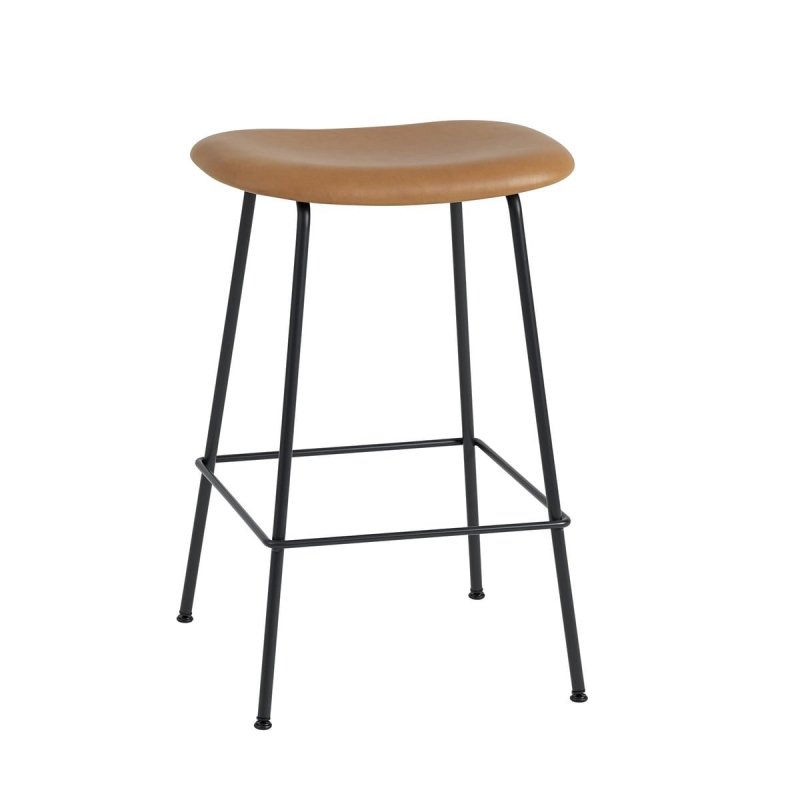 Muuto FIBER Hoker - Stołek Barowy 65 cm Czarny - Siedzisko Tapicerowane Brązową Skórą / Metalowa Rama