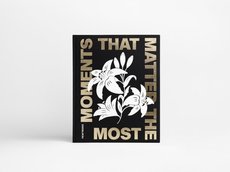 czarny album fotograficzny coffee table