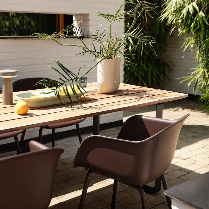 Muuto 70/70 Stół Ogrodowy 225x90 cm Blat z Drewna Sapelli / Rama Czarna