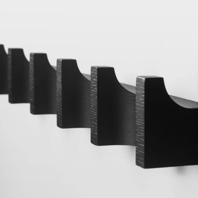 Kristina dam studio COLUMN Drewniana Listwa - Wieszak na Ubrania 49 cm / Czarny