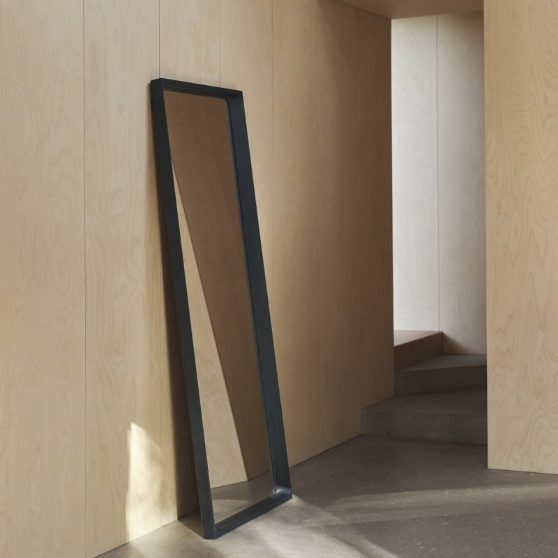 Muuto ARCED Lustro Ścienne 170 cm / Granatowe