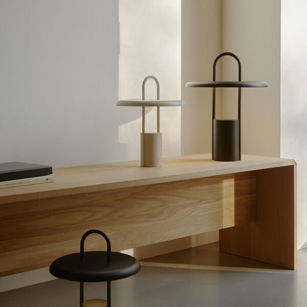 Stelton PIER Bezprzewodowa Lampa LED 33,5 cm / Czarna