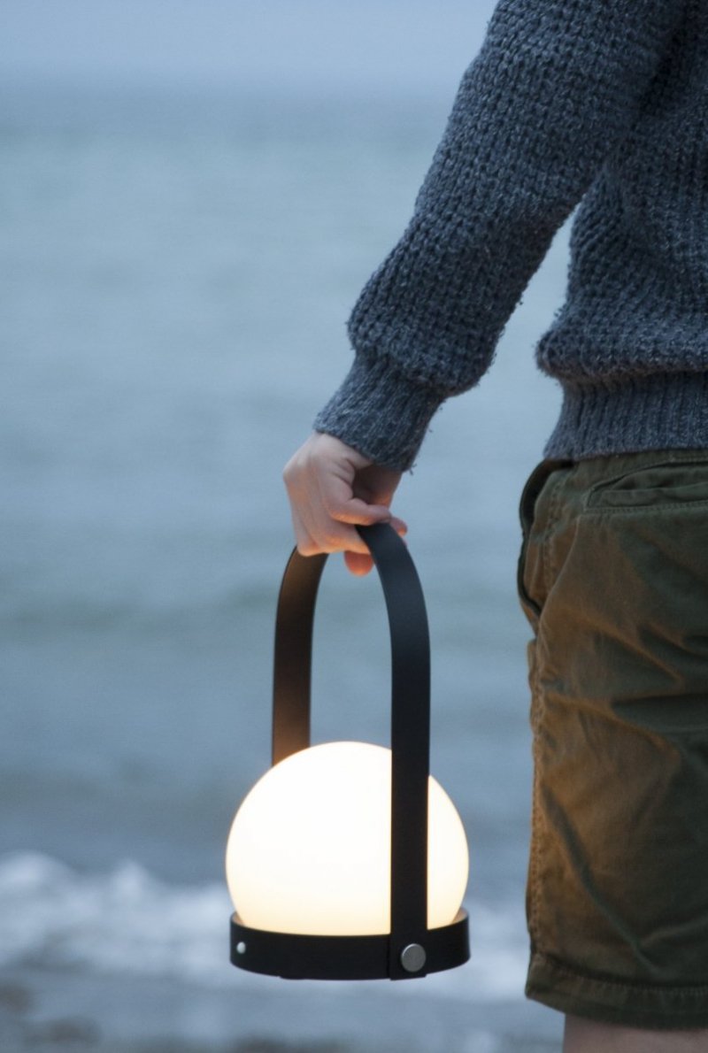 Audo CARRIE Lampa Bezprzewodowa LED / Czarna / OUTLET