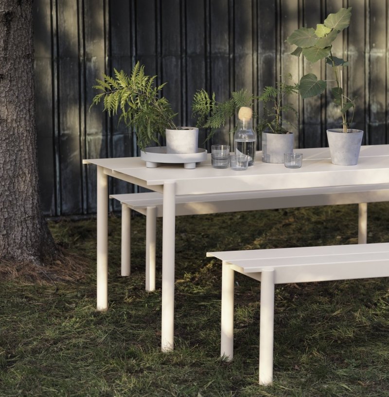 Muuto LINEAR Ławka Ogrodowa / Stalowa 170 cm Czarna