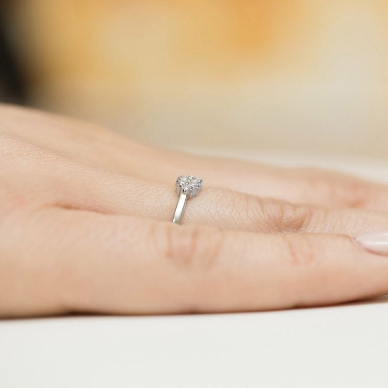 Pierścionek złoty 585 z brylantami 0,11ct zaręczynowy W-427