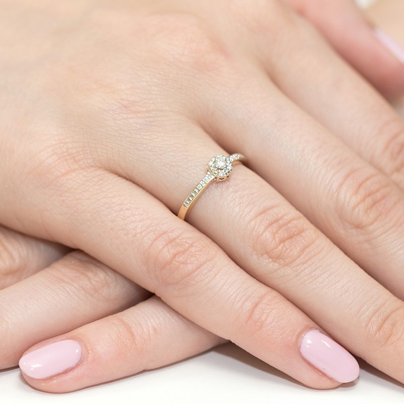 Pierścionek złoty 585 z brylantami 0,09ct zaręczynowy W-91