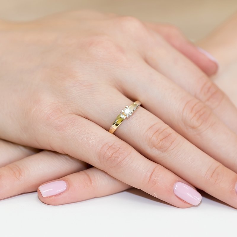 Pierścionek złoty 585 z brylantem 0,12ct zaręczynowy W-246